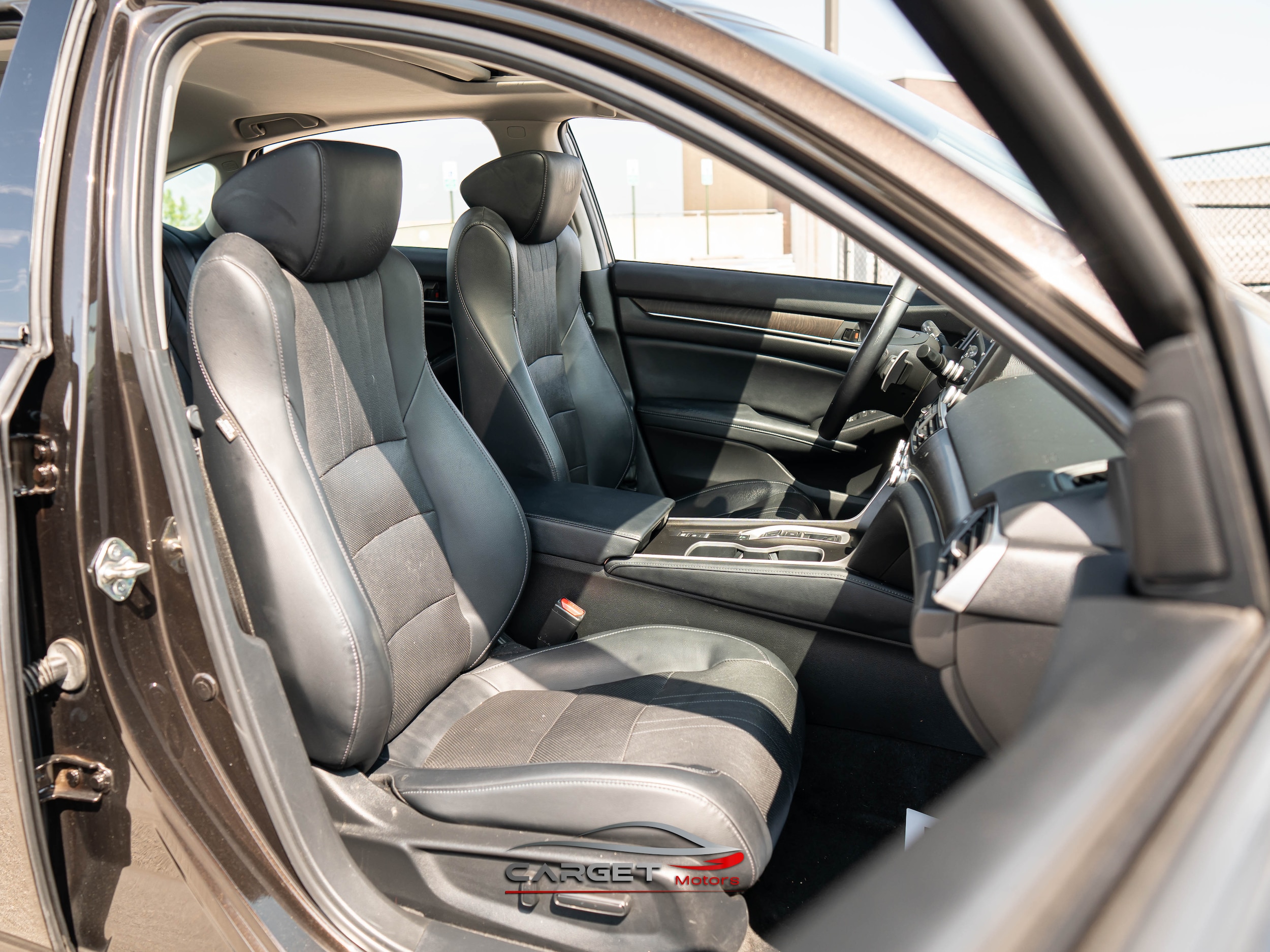 Vehicle image 16 of 49