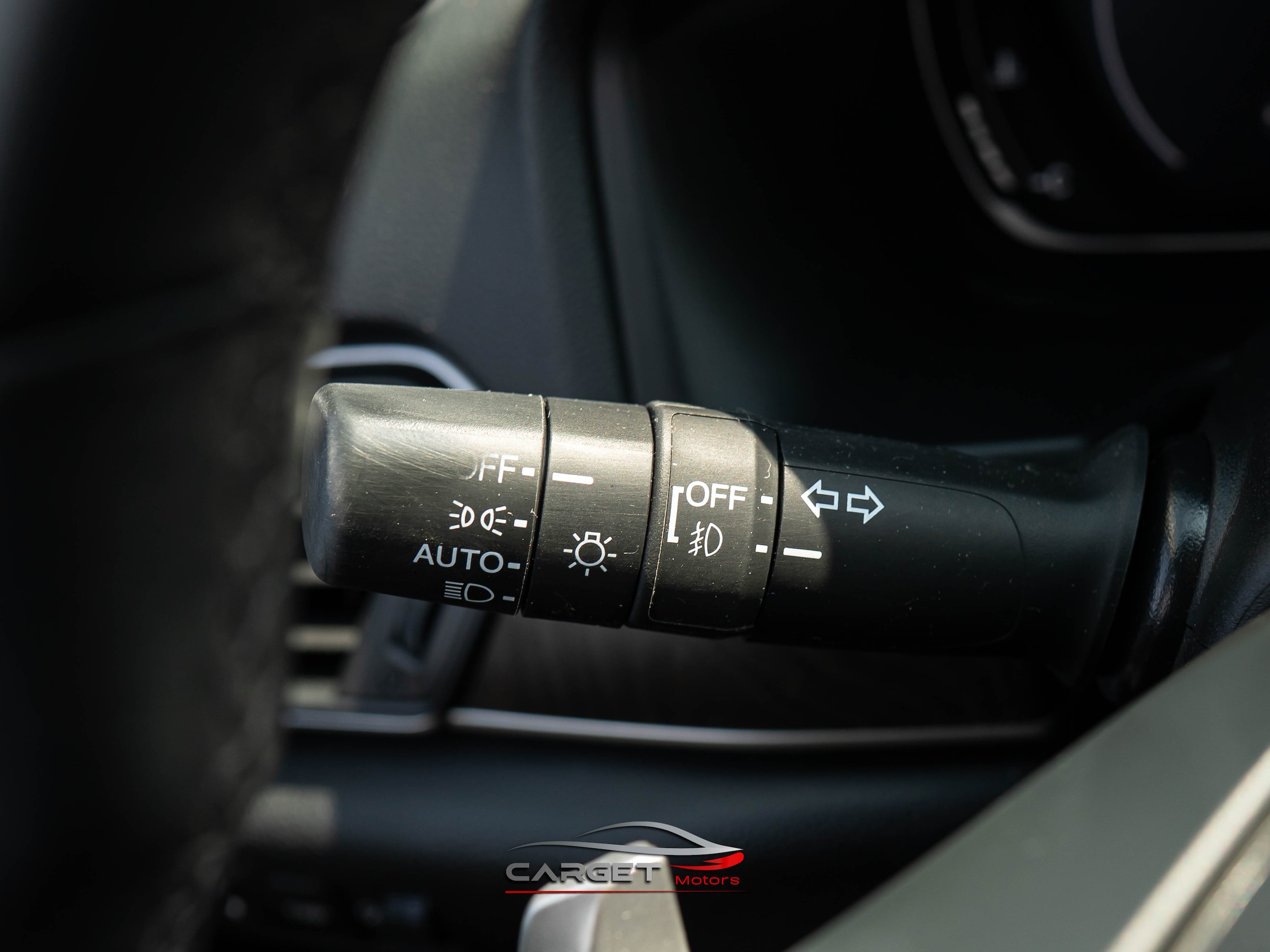 Vehicle image 28 of 49