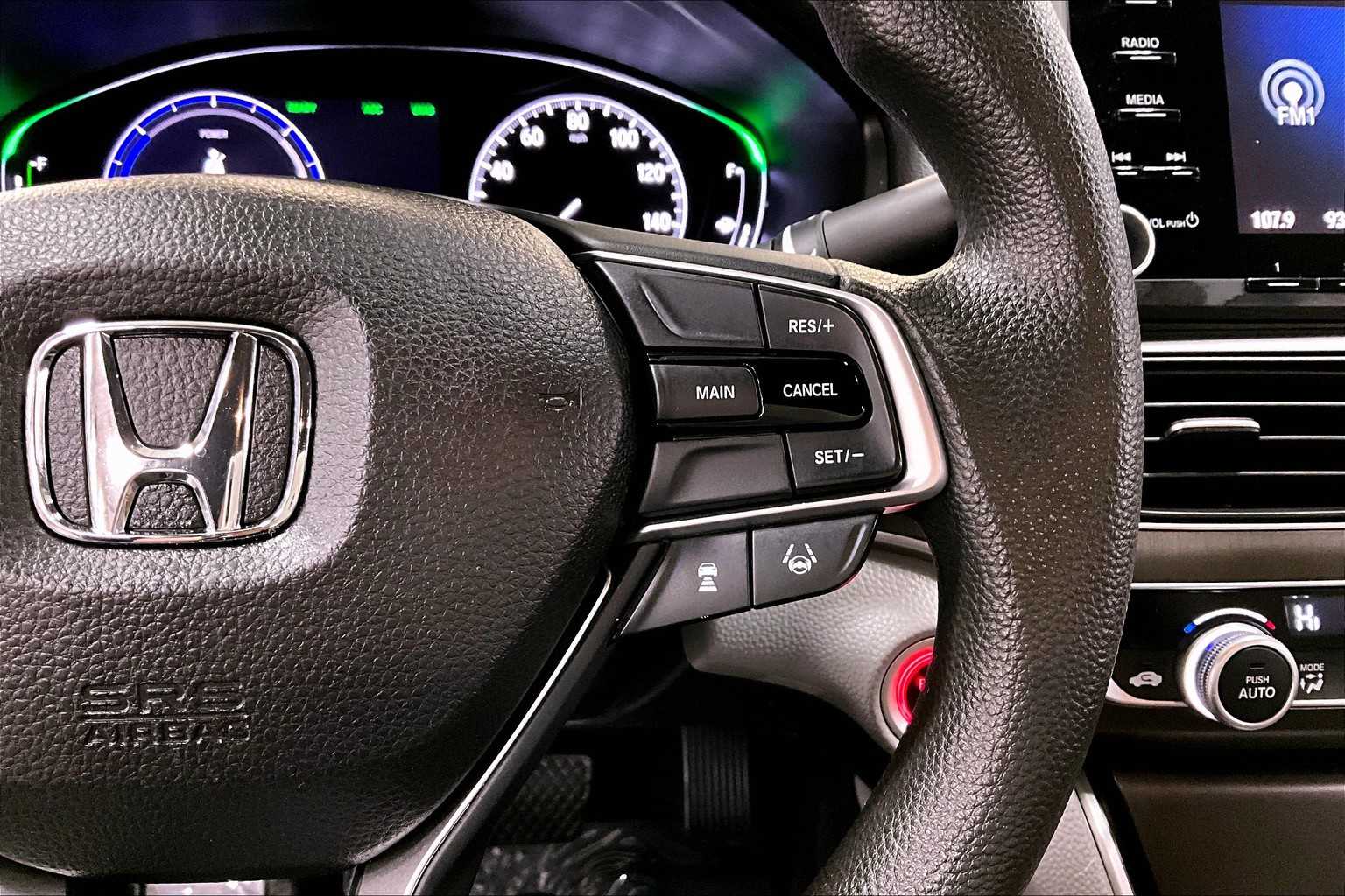 Vehicle image 23 of 35