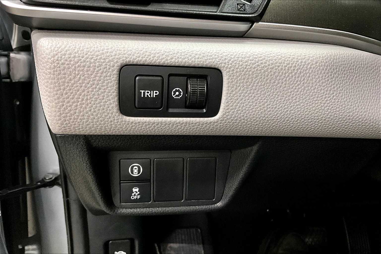 Vehicle image 34 of 35