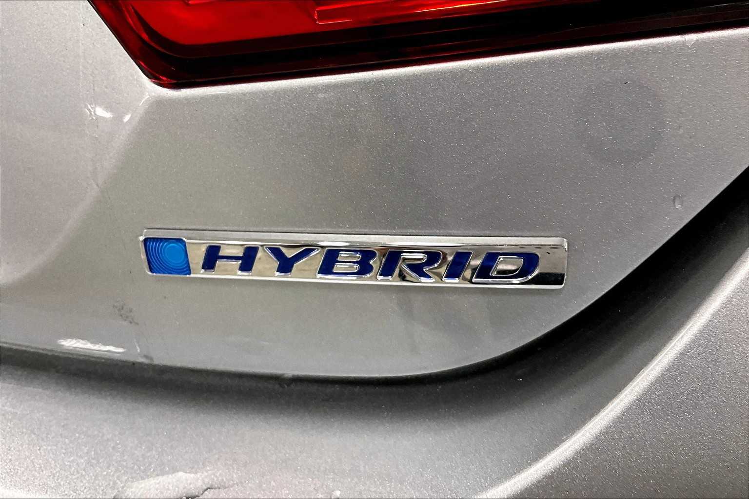Vehicle image 11 of 35