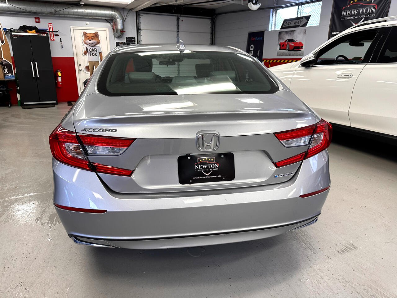 Vehicle image 9 of 50