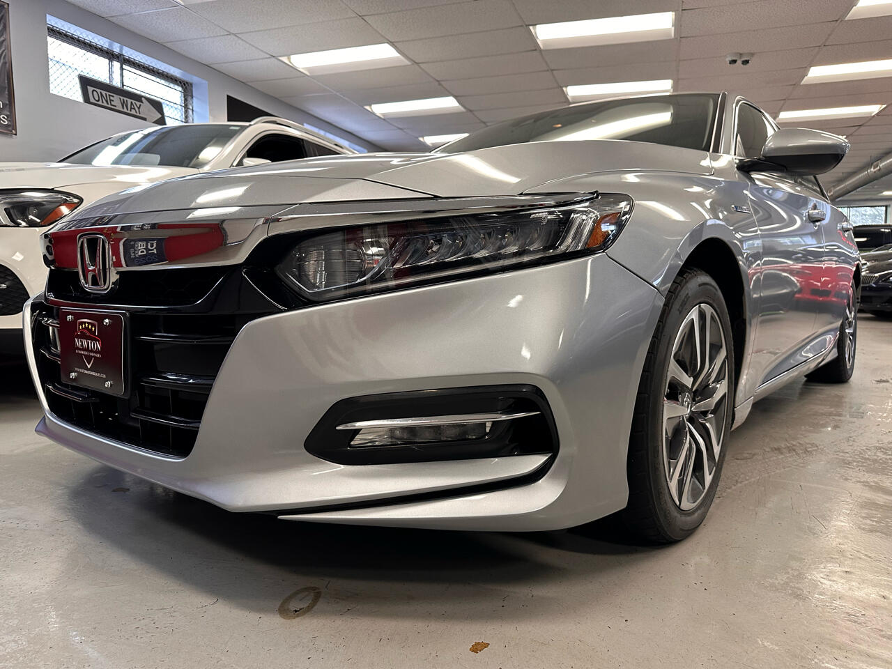 Vehicle image 4 of 50