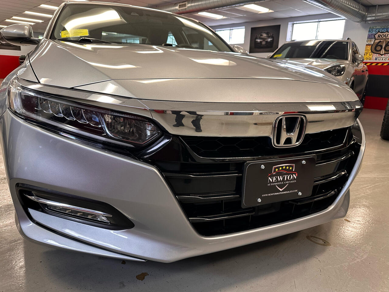 Vehicle image 21 of 50