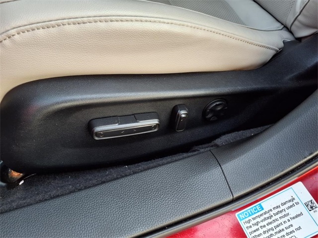 Vehicle image 17 of 26