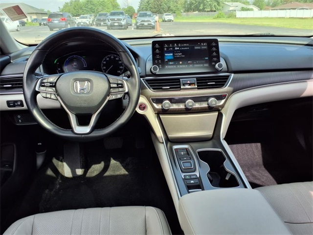 Vehicle image 20 of 26