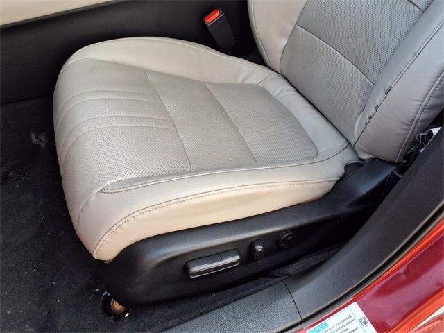 Vehicle image 16 of 26