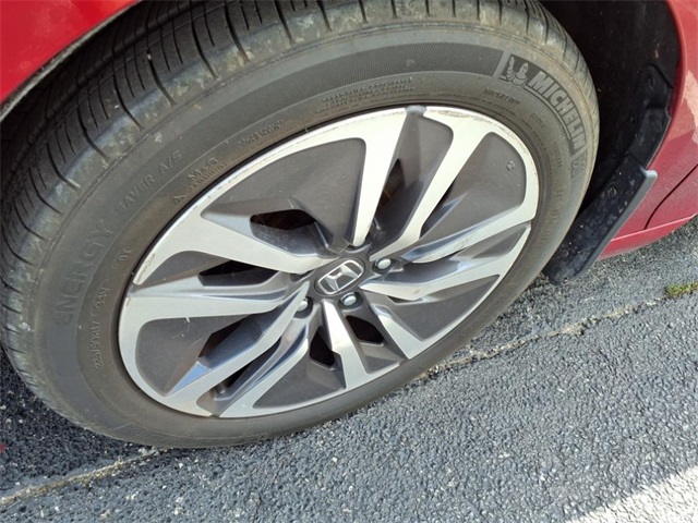 Vehicle image 8 of 26