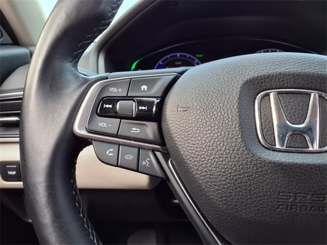 Vehicle image 25 of 26