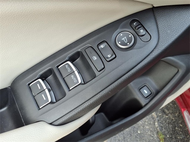 Vehicle image 12 of 26