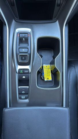 Vehicle image 20 of 31