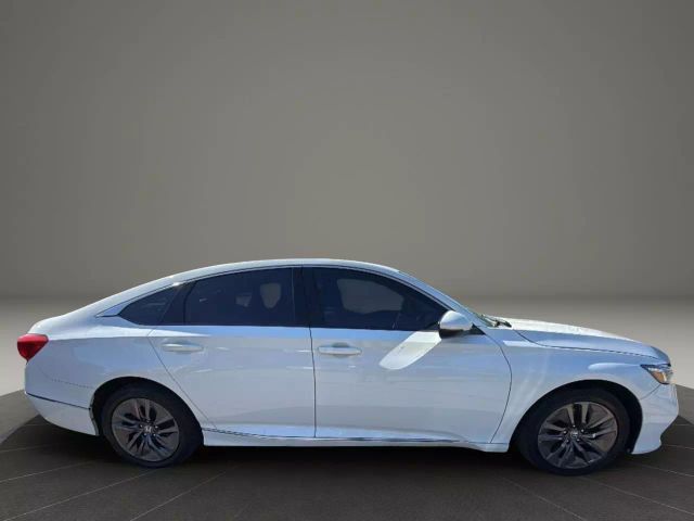 Vehicle image 4 of 31