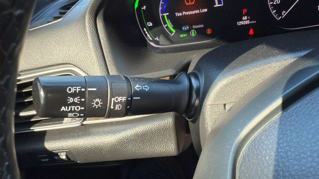 Vehicle image 14 of 31
