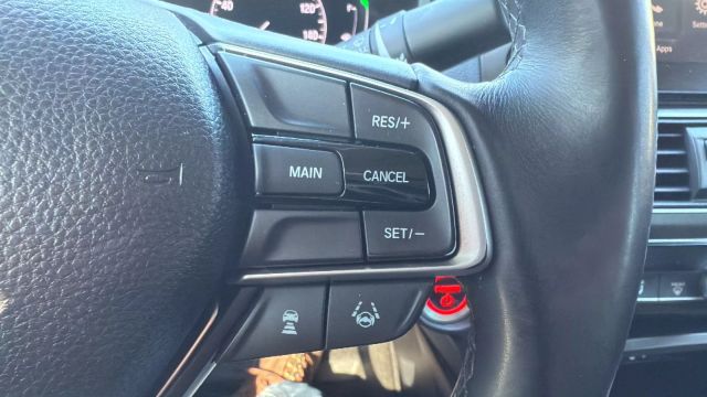 Vehicle image 11 of 31