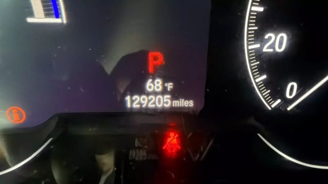 Vehicle image 17 of 31