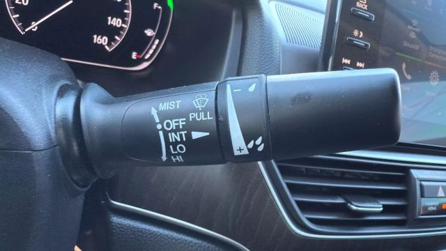 Vehicle image 13 of 31
