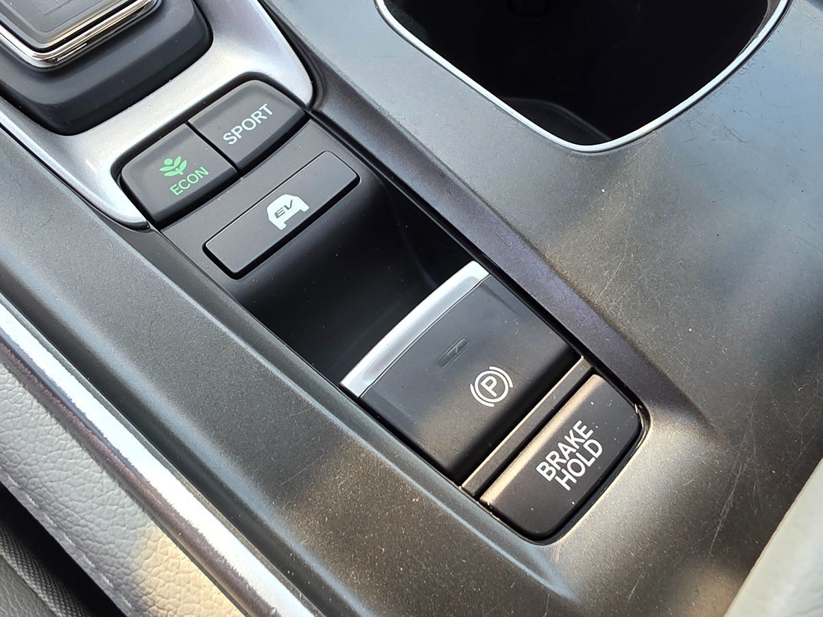 Vehicle image 41 of 48