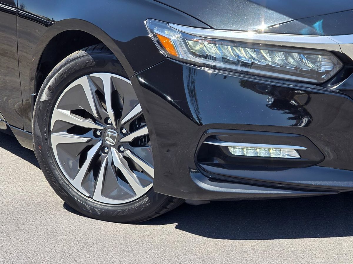 Vehicle image 9 of 48