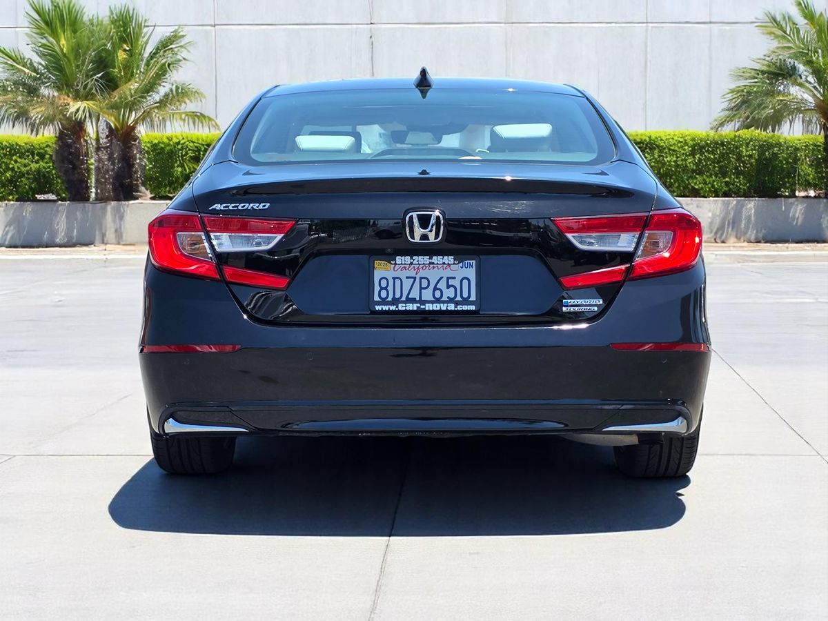 Vehicle image 7 of 48