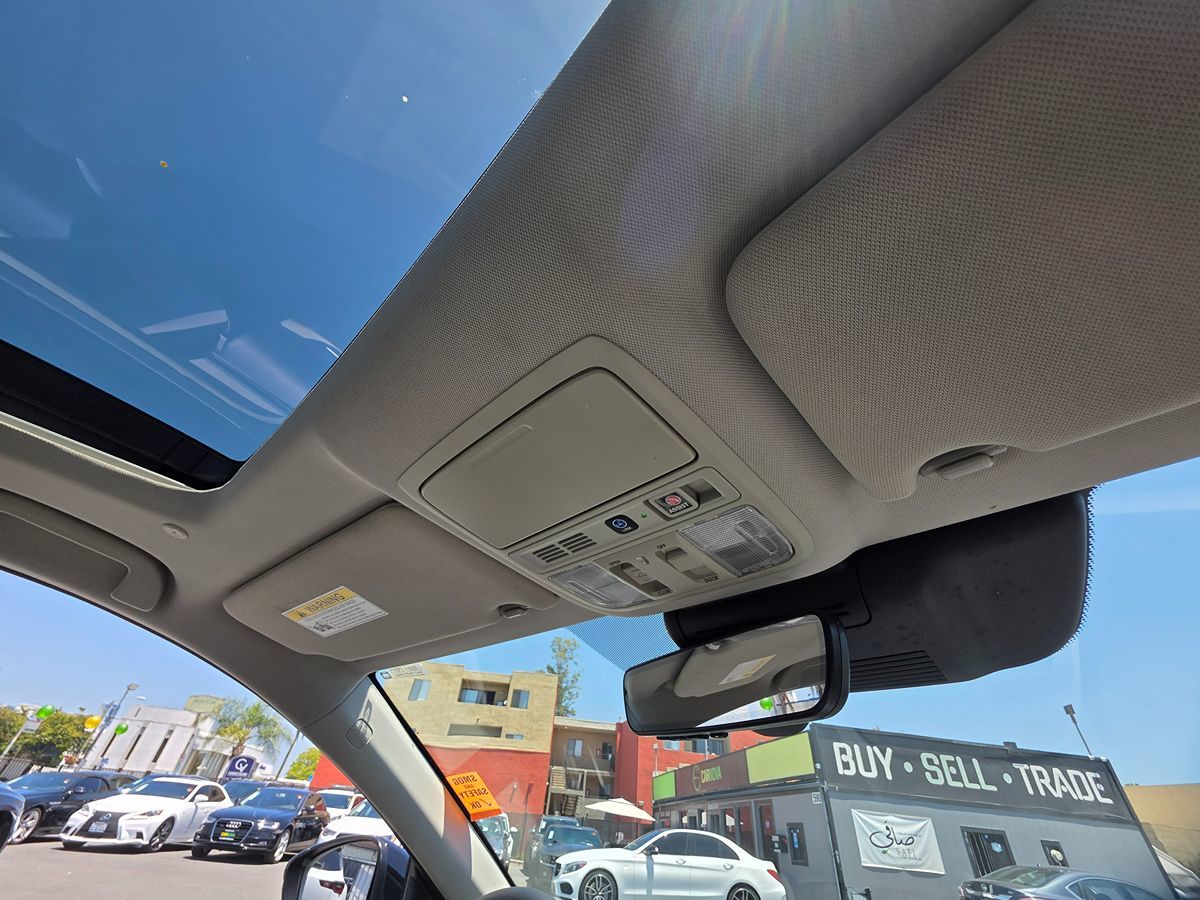 Vehicle image 20 of 48