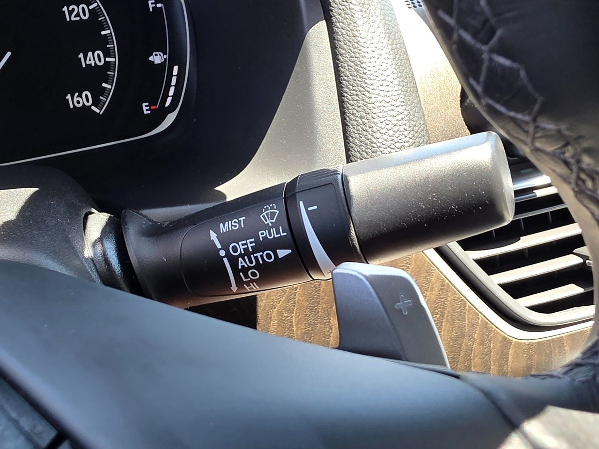 Vehicle image 46 of 48