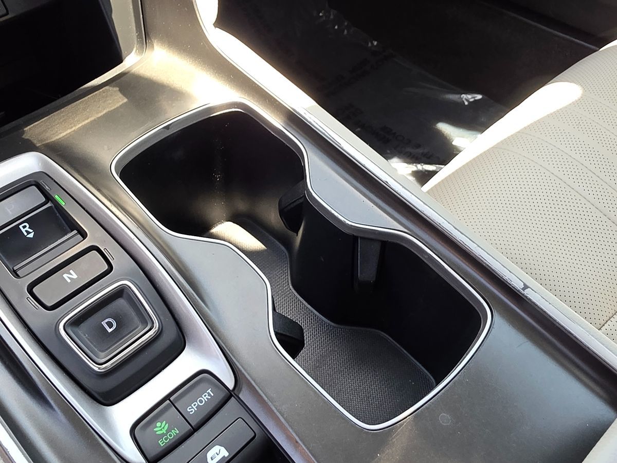 Vehicle image 42 of 48