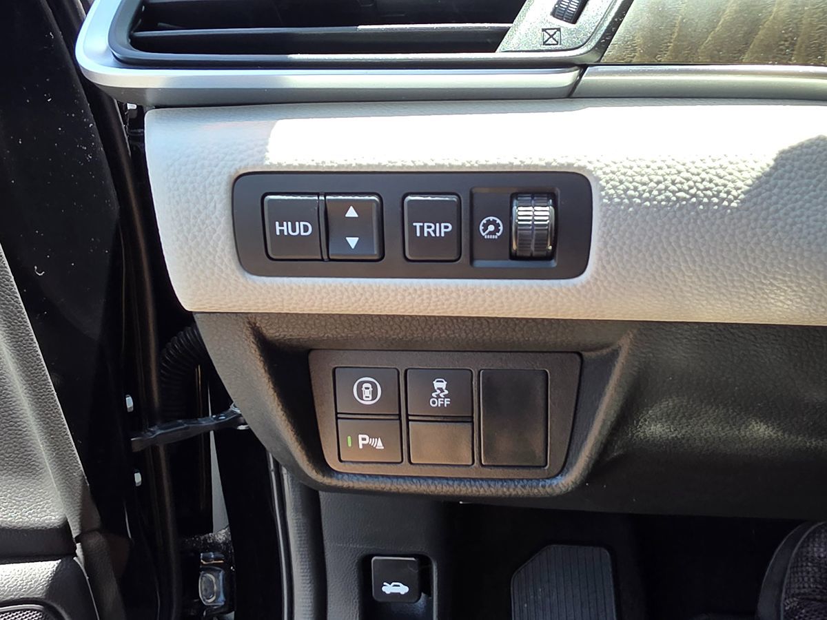 Vehicle image 47 of 48