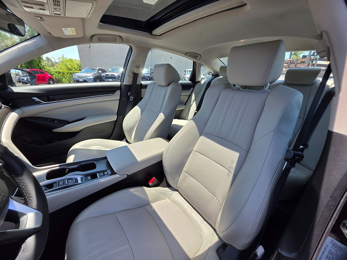 Vehicle image 24 of 48