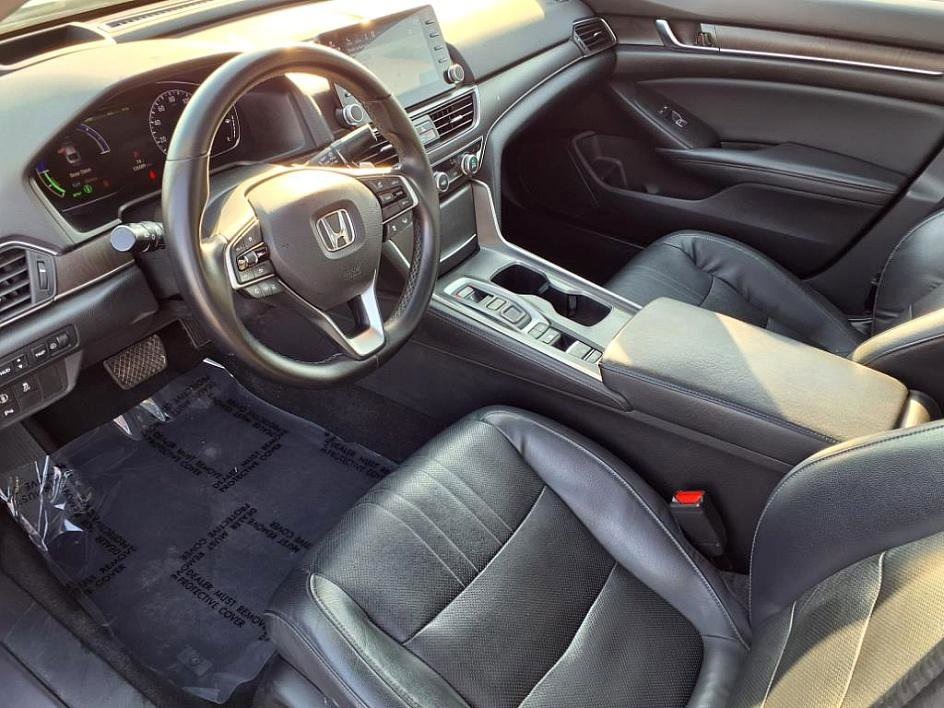 Vehicle image 15 of 34