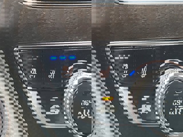 Vehicle image 21 of 31