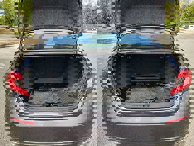 Vehicle image 6 of 31