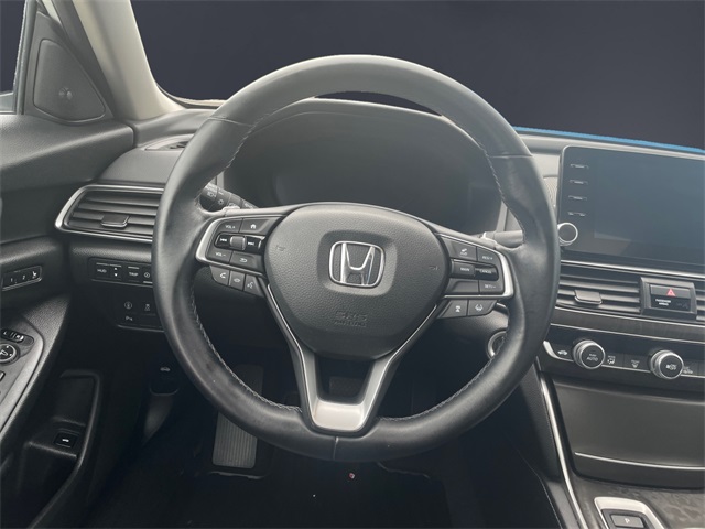 Vehicle image 14 of 16