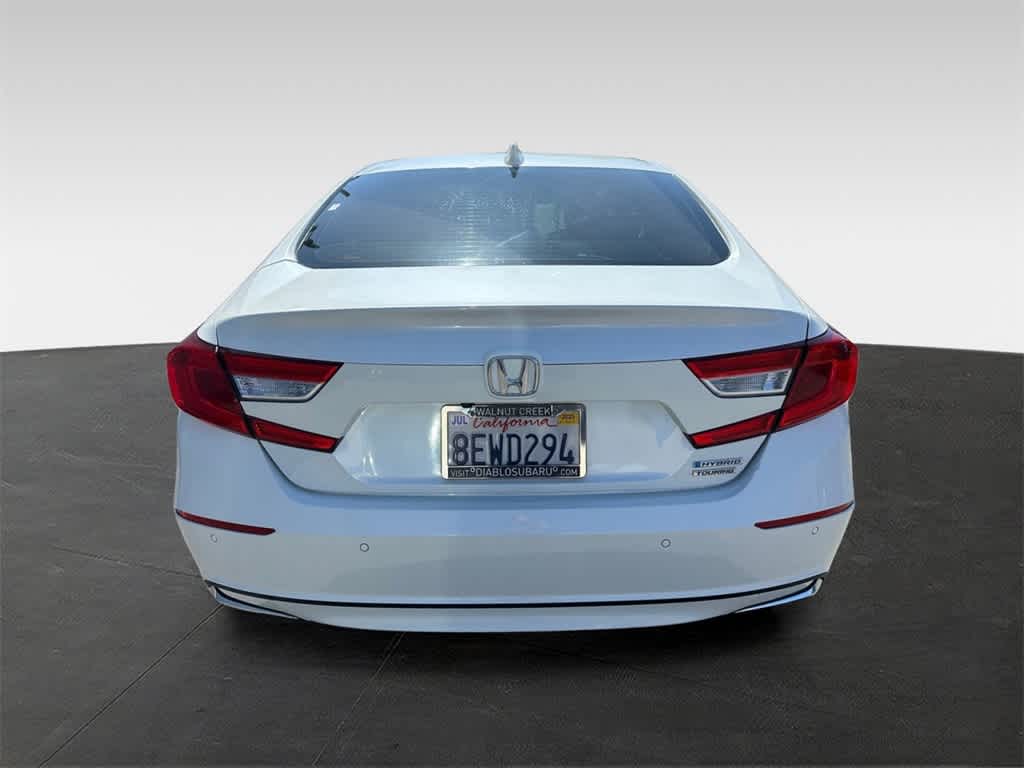 Vehicle image 21 of 22