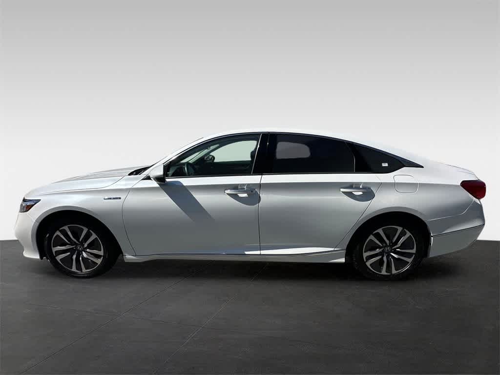 Vehicle image 4 of 22