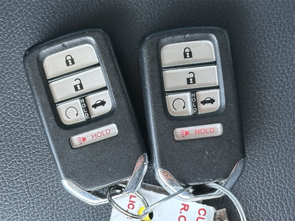 Vehicle image 16 of 22