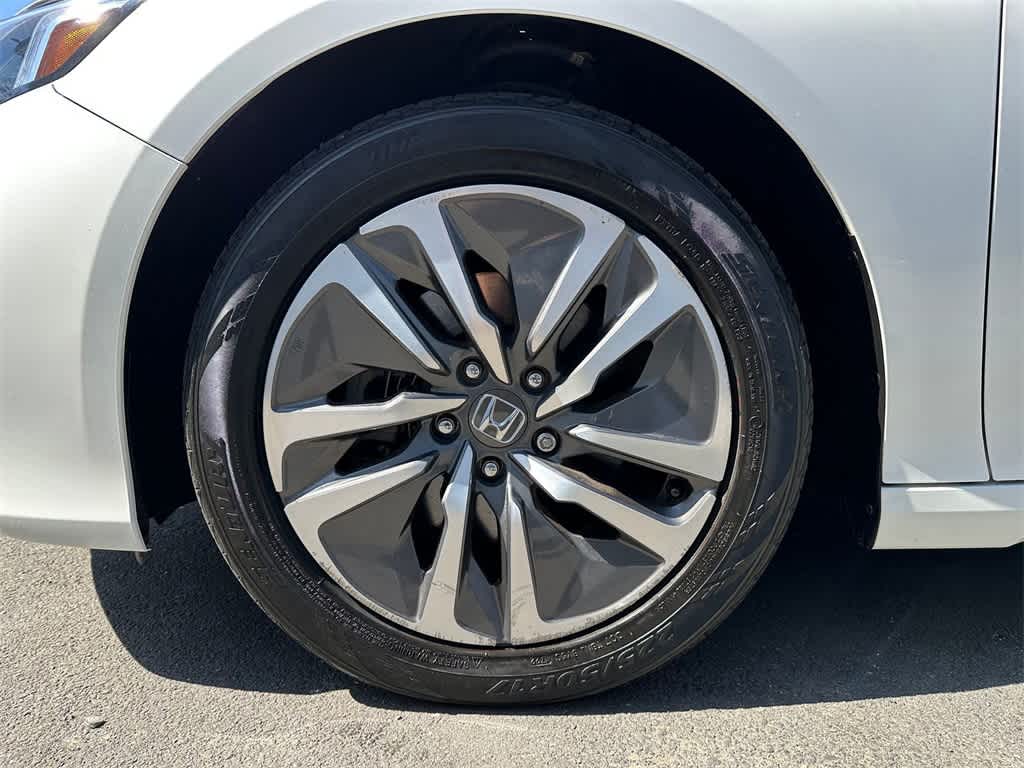 Vehicle image 6 of 22