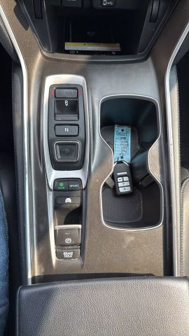 Vehicle image 20 of 32