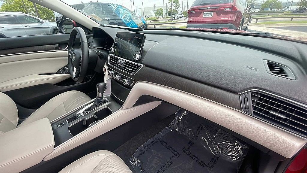 2018 Honda Accord EX-L Navigation 1.5T Image 26 of 27