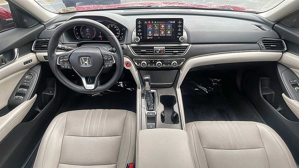 2018 Honda Accord EX-L Navigation 1.5T Image 10 of 27