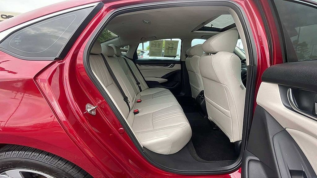 2018 Honda Accord EX-L Navigation 1.5T Image 25 of 27