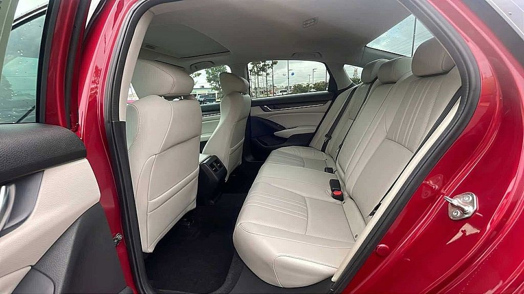 2018 Honda Accord EX-L Navigation 1.5T Image 13 of 27