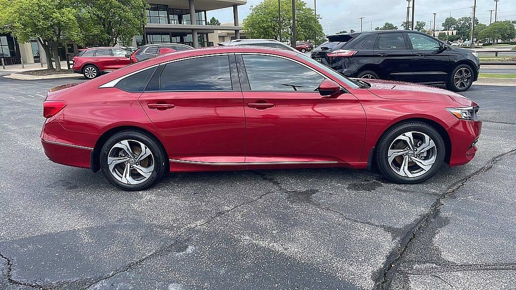 2018 Honda Accord EX-L Navigation 1.5T Image 2 of 27