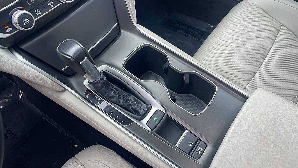 2018 Honda Accord EX-L Navigation 1.5T Image 19 of 27