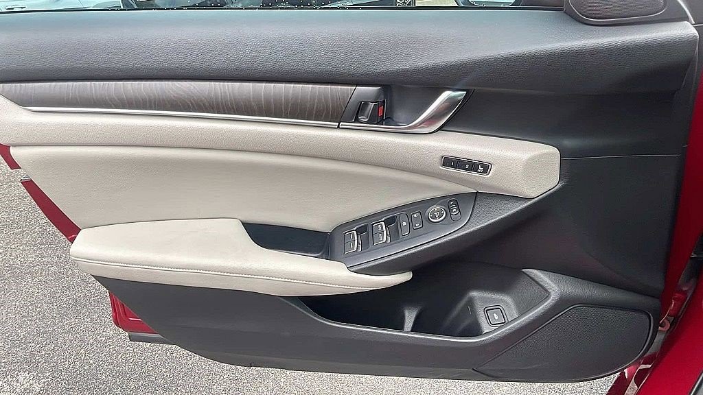 2018 Honda Accord EX-L Navigation 1.5T Image 22 of 27