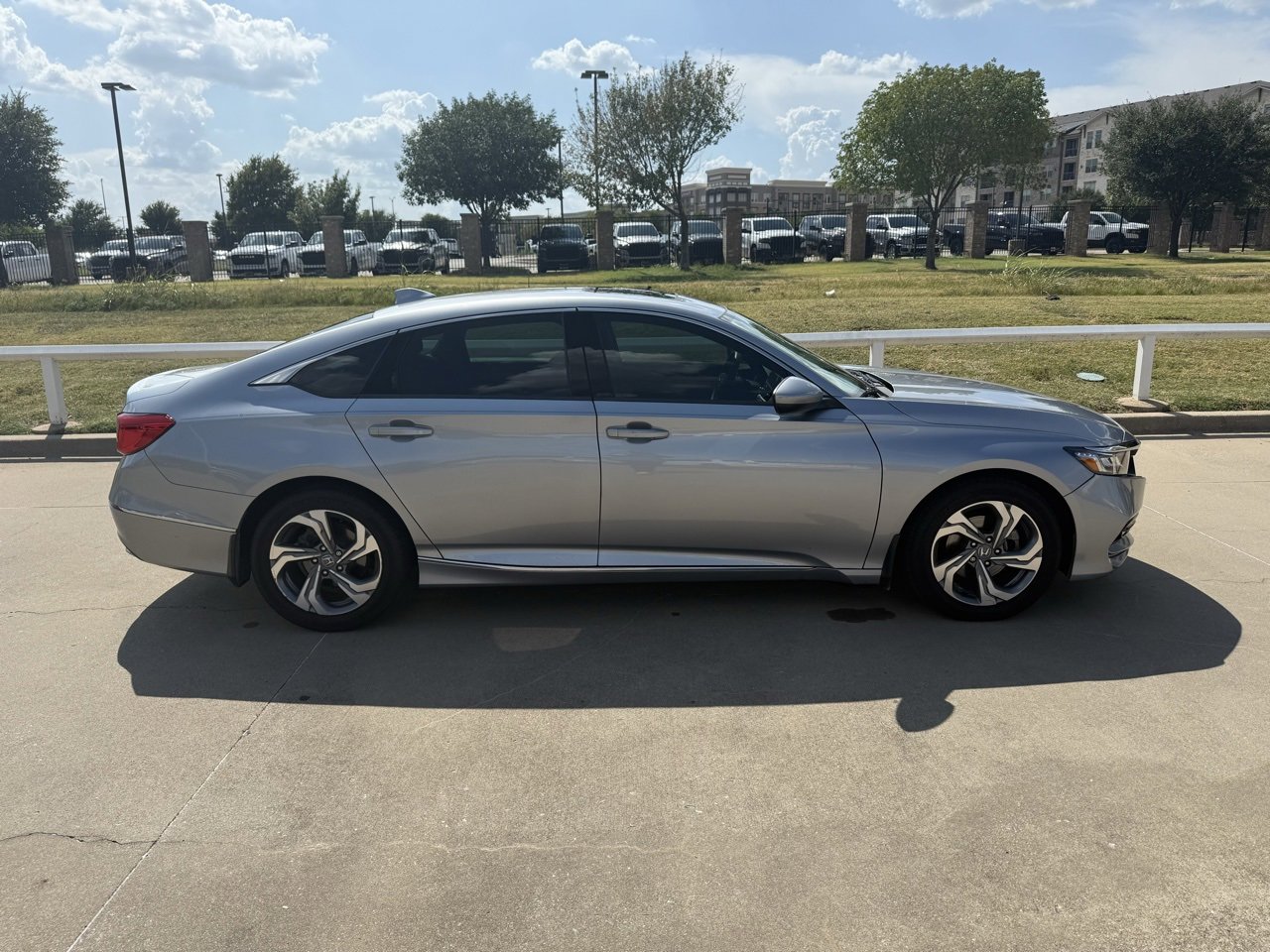 2018 Honda Accord EX 1.5T Image 3 of 11