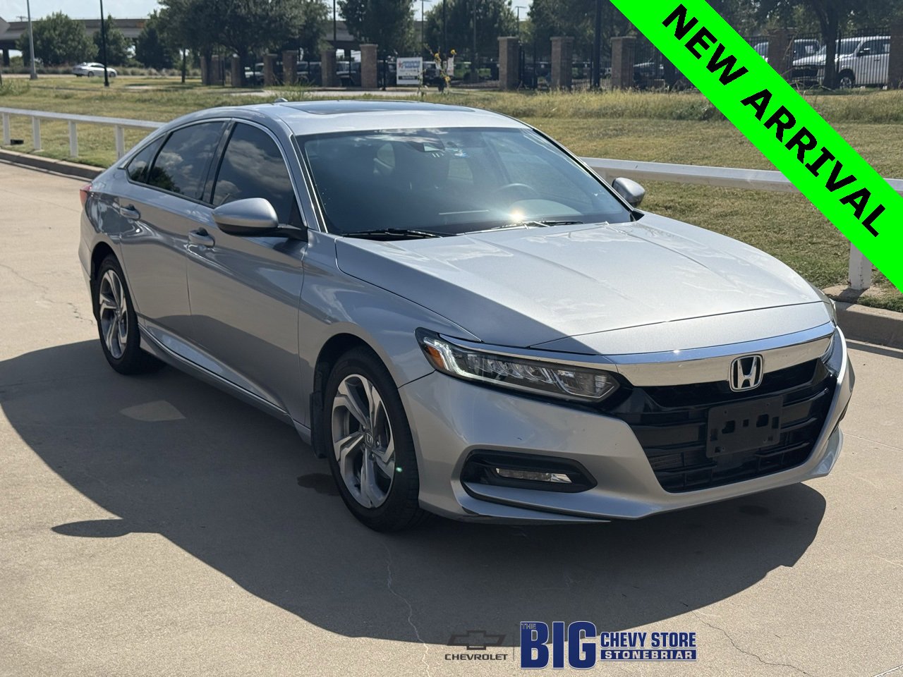2018 Honda Accord EX 1.5T Image 2 of 11