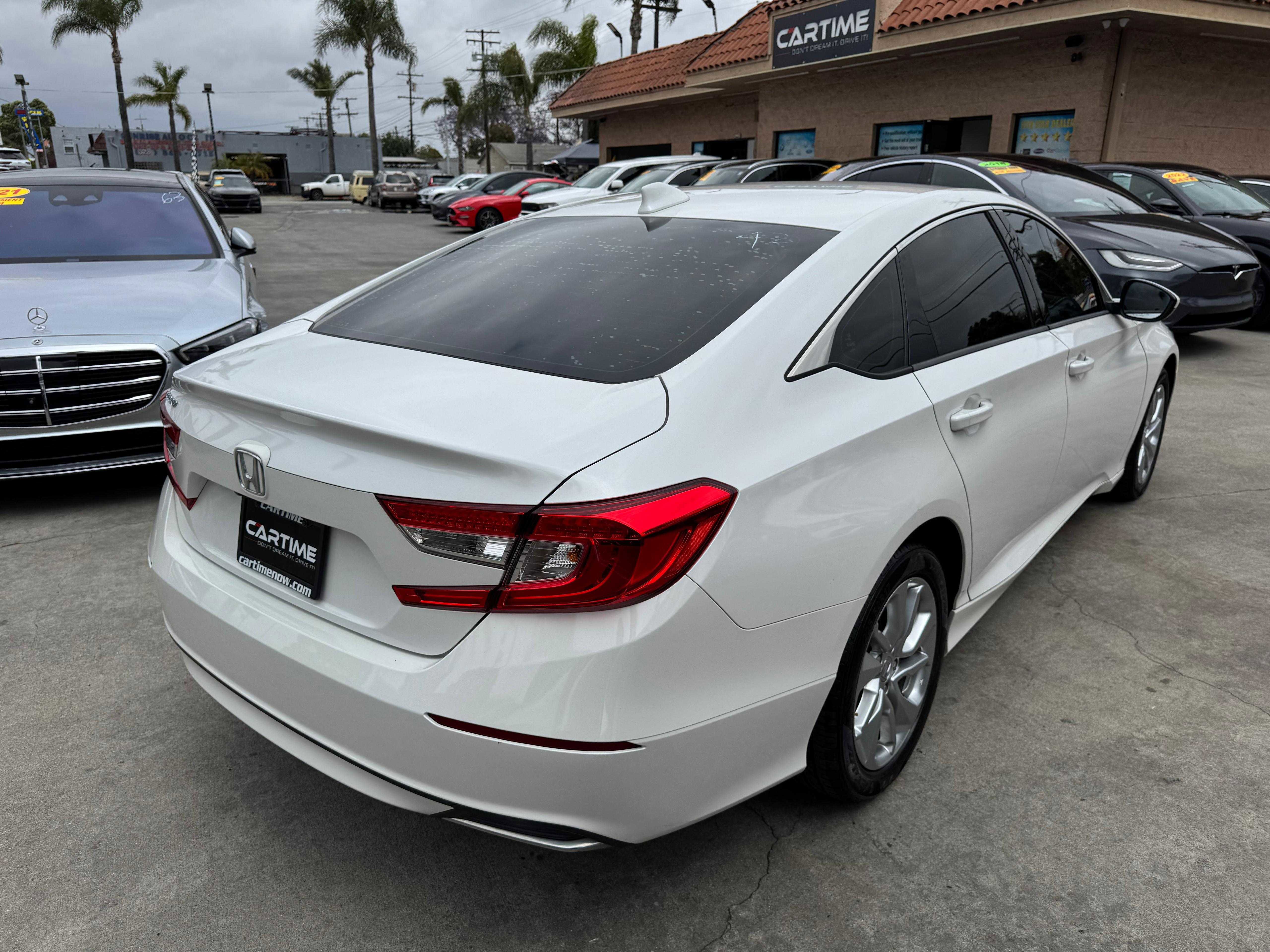 Vehicle image 10 of 59