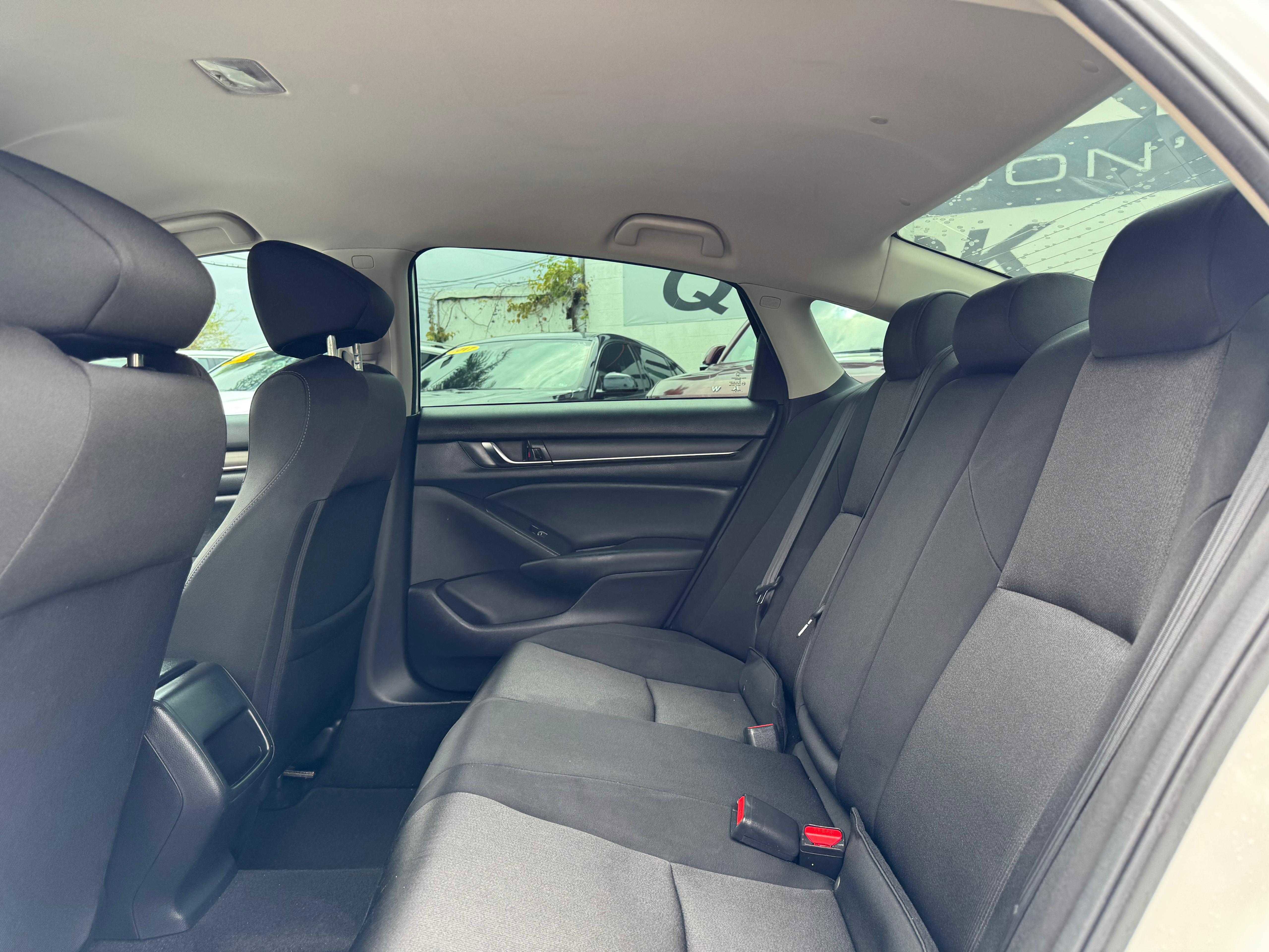 Vehicle image 34 of 59