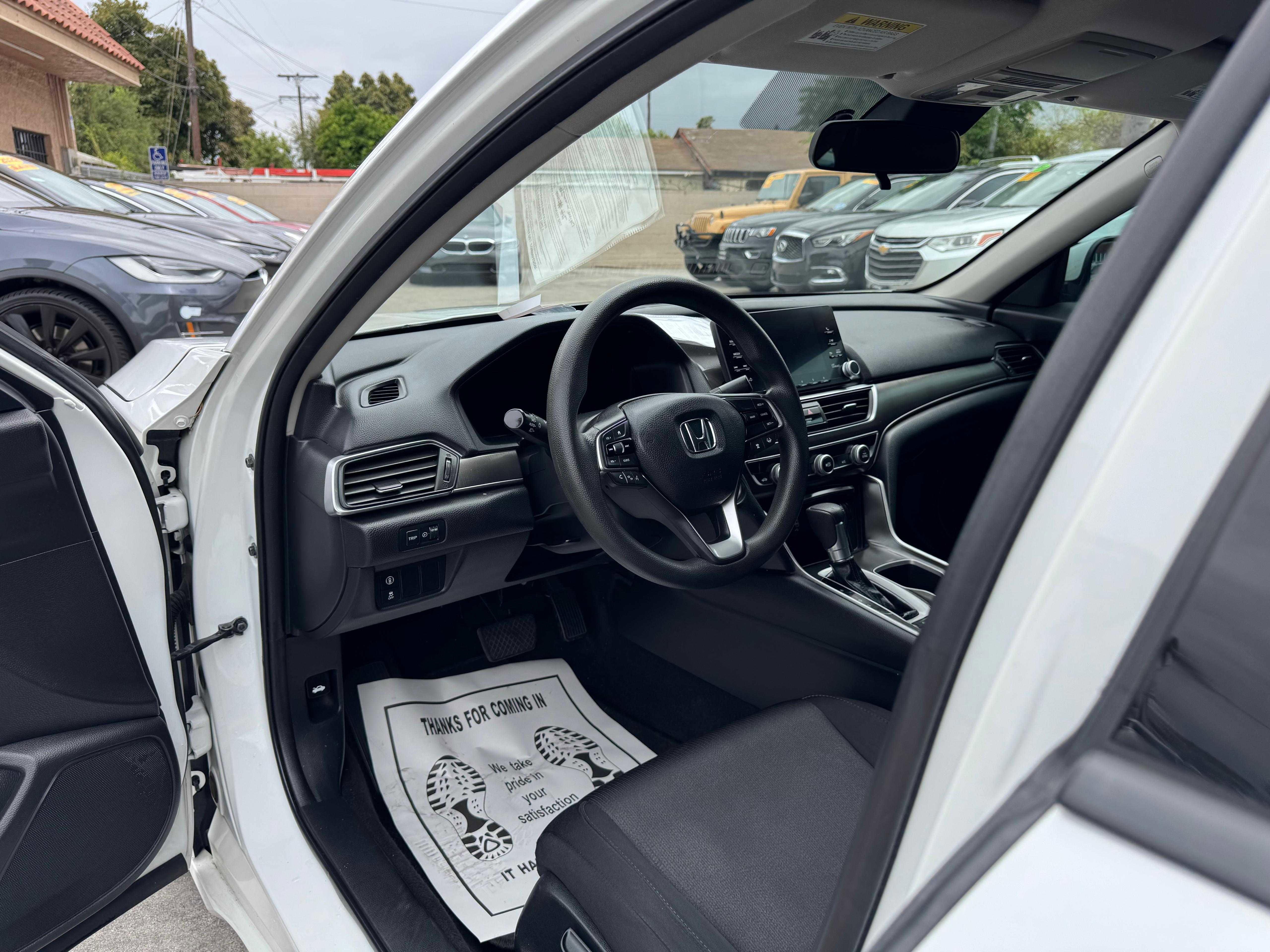 Vehicle image 20 of 59