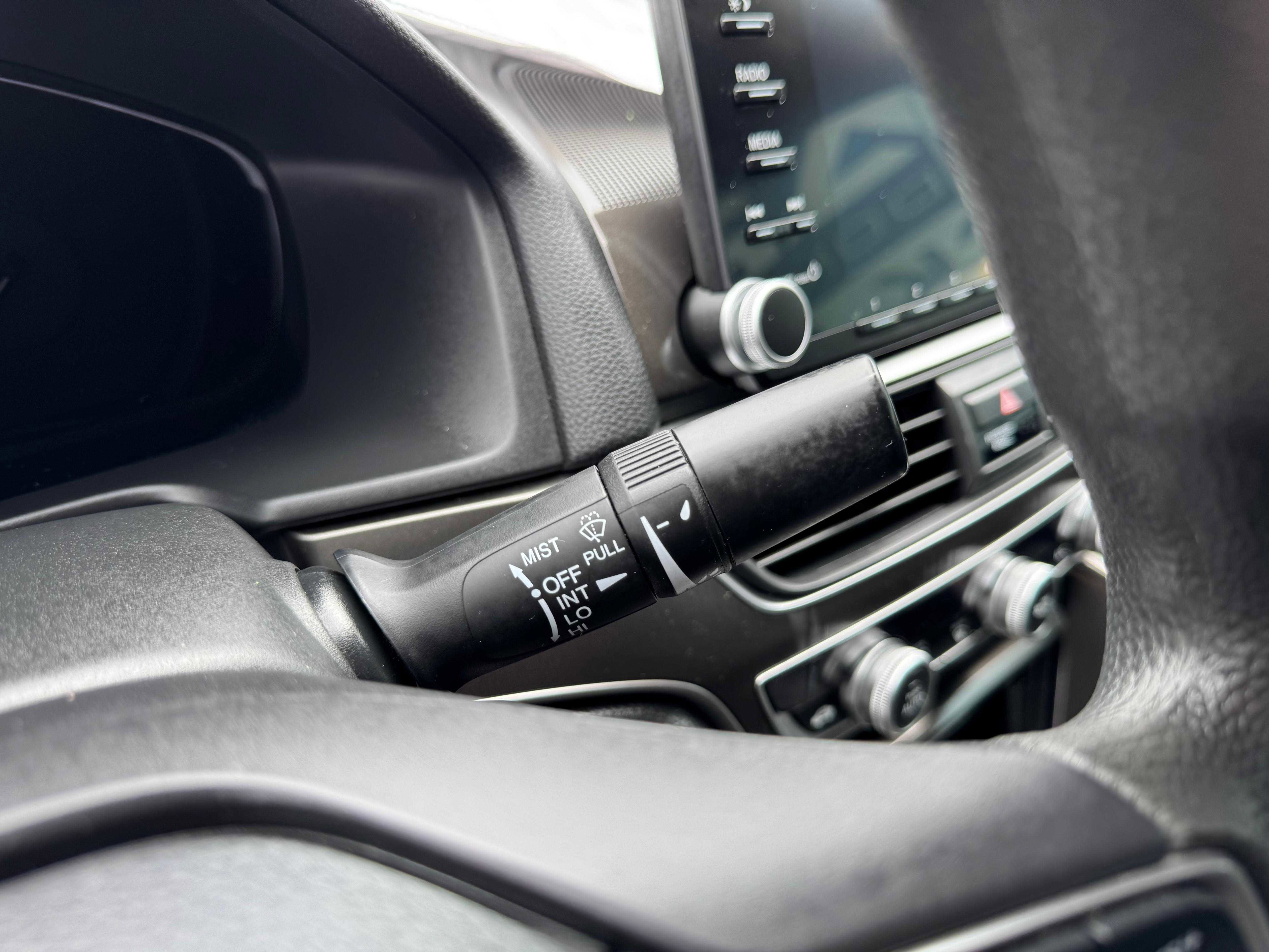 Vehicle image 27 of 59